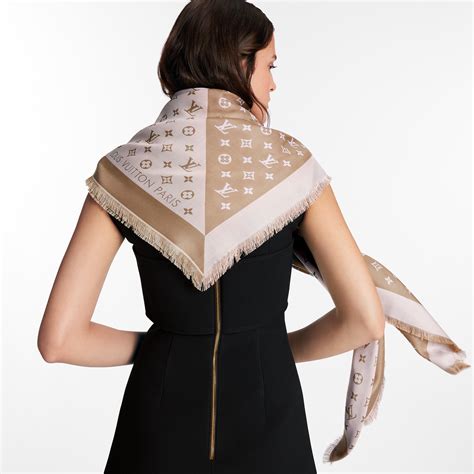 stola louis vuitton shimmer|louis vuitton duogram shawl.